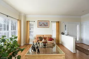 112 Wallace Ct, Green Brook Township, NJ 08812 - Photo 4