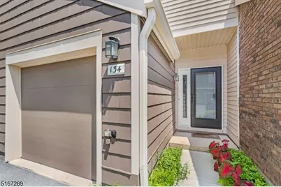 134 Kingston Ct, Madison, NJ 07940 - Photo 4