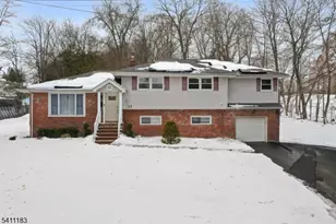 27 Viewpoint Rd, Wayne, NJ 07470 - Photo 2