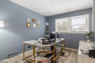 27 Viewpoint Rd, Wayne, NJ 07470 - Photo 12