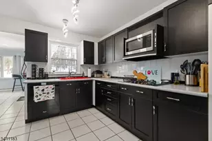 27 Viewpoint Rd, Wayne, NJ 07470 - Photo 10