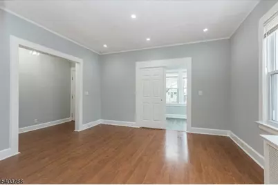 17 Boyden Pkwy, Maplewood, NJ 07040 - Photo 4