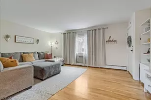 40 Wedgewood Dr, Verona, NJ 07044 - Photo 6