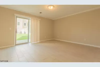 238 James, Hackensack, NJ 07601 - Photo 8