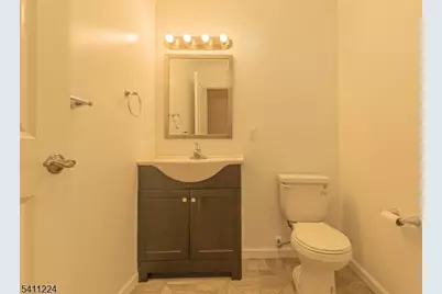 238 James, Hackensack, NJ 07601 - Photo 4