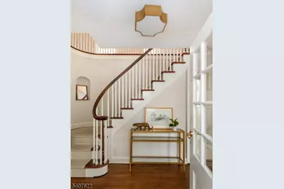 2 Hemlock Ct, Maplewood, NJ 07040 - Photo 2