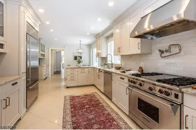 2 Hemlock Ct, Maplewood, NJ 07040 - Photo 12