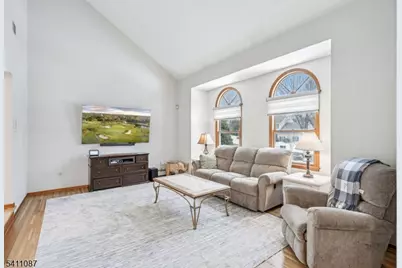 8 Kelly Dr, Roxbury Township, NJ 07876 - Photo 8