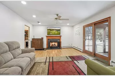 8 Kelly Dr, Roxbury Township, NJ 07876 - Photo 18