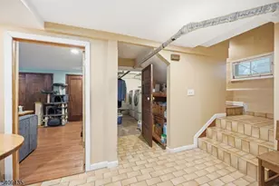 95 Parkway E, Bloomfield Twp., NJ 07003 - Photo 36