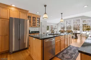 305 Raymond Ct, Bridgewater Twp., NJ 08807 - Photo 4