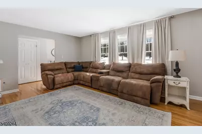 305 Raymond Ct, Bridgewater Twp., NJ 08807 - Photo 18