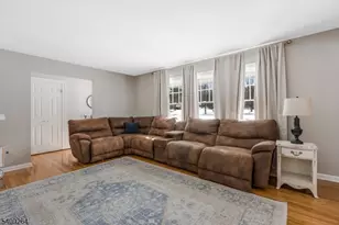 305 Raymond Ct, Bridgewater Twp., NJ 08807 - Photo 18