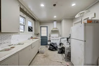 114 Elm St, West Orange Township, NJ 07052 - Photo 14