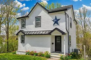 18 Governor Haines St, Hamburg, NJ 07419 - Photo 2