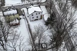 18 Governor Haines St, Hamburg, NJ 07419 - Photo 32