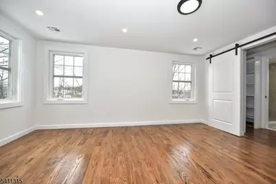 18 Governor Haines St, Hamburg, NJ 07419 - Photo 16