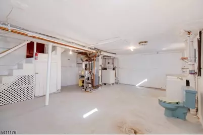 215 Victory St, Roselle, NJ 07203 - Photo 36