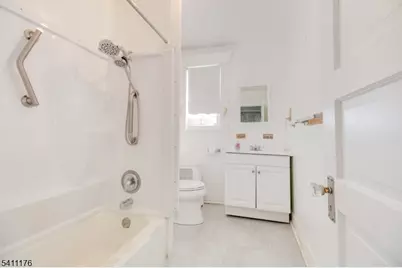 215 Victory St, Roselle, NJ 07203 - Photo 30