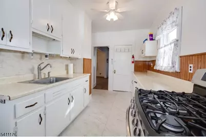 215 Victory St, Roselle, NJ 07203 - Photo 16