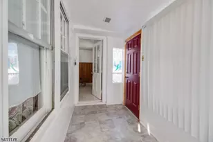 215 Victory St, Roselle, NJ 07203 - Photo 18