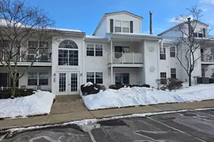 42 Crestview Ln, Mount Arlington, NJ 07856 - Photo 2