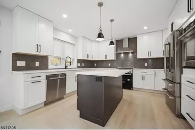 134 Hillside Ave, Livingston, NJ 07039 - Photo 4