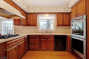 81 Huron Dr, Chatham Township, NJ 07928 - Photo 10