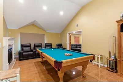 328 Hillside Ave, Livingston, NJ 07039 - Photo 18