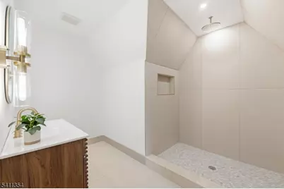 221 Clerk St, Jersey City, NJ 07305 - Photo 10