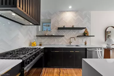 221 Clerk St, Jersey City, NJ 07305 - Photo 6