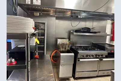 260 South Washington Avenue, Bergenfield, NJ 07621 - Photo 12