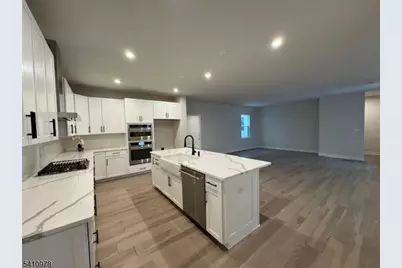 61 Willow Ln, Parsippany, NJ 07054 - Photo 4