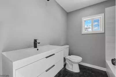 2106 Whittier St, Rahway, NJ 07065 - Photo 8