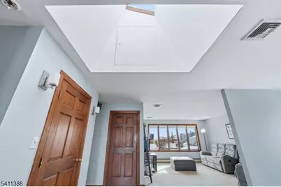 243 Newark Ave, Lyndhurst Township, NJ 07071 - Photo 14