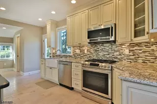 27 Montville Ave, Montville Township, NJ 07045 - Photo 6