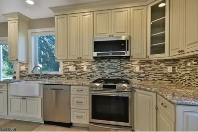 27 Montville Ave, Montville Township, NJ 07045 - Photo 4