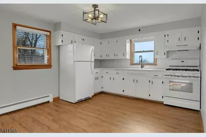 911 Cedar St, Boonton Town, NJ 07005 - Photo 4