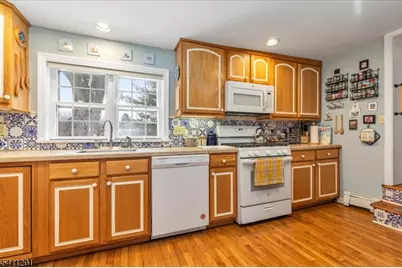 18 Wyckoff Pl, Franklin Township, NJ 08823 - Photo 10