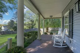 29 Evergreen Ln, Watchung, NJ 07069 - Photo 4