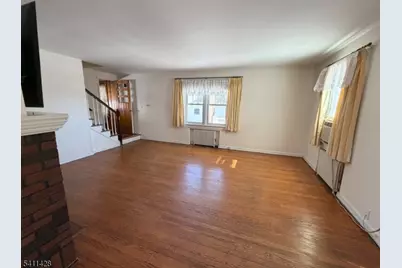 136 Roosevelt Ave, Clifton, NJ 07011 - Photo 2