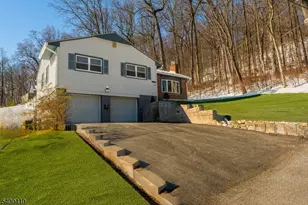 174 Watchung Terrace, Scotch Plains Township, NJ 07076 - Photo 2