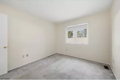 504 Clark Circle, Raritan Township, NJ 08822 - Photo 10