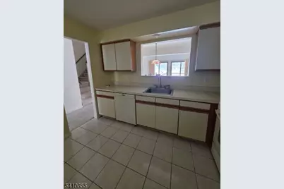 11 Spar Row Ci S011, Hampton Township, NJ 07860 - Photo 6