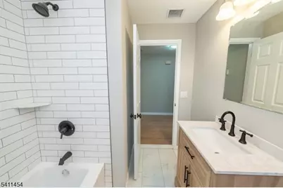 22 Washington St, Clark Township, NJ 07066 - Photo 10