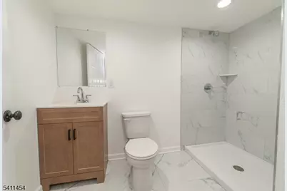 22 Washington St, Clark Township, NJ 07066 - Photo 16