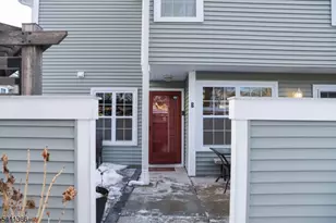 332 Greenbriar Unit, Union Township, NJ 07083 - Photo 2