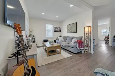 632 Chase Ave, Lyndhurst Township, NJ 07071 - Photo 4