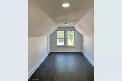 632 Chase Ave, Lyndhurst Township, NJ 07071 - Photo 12