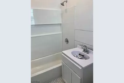 632 Chase Ave, Lyndhurst Township, NJ 07071 - Photo 6